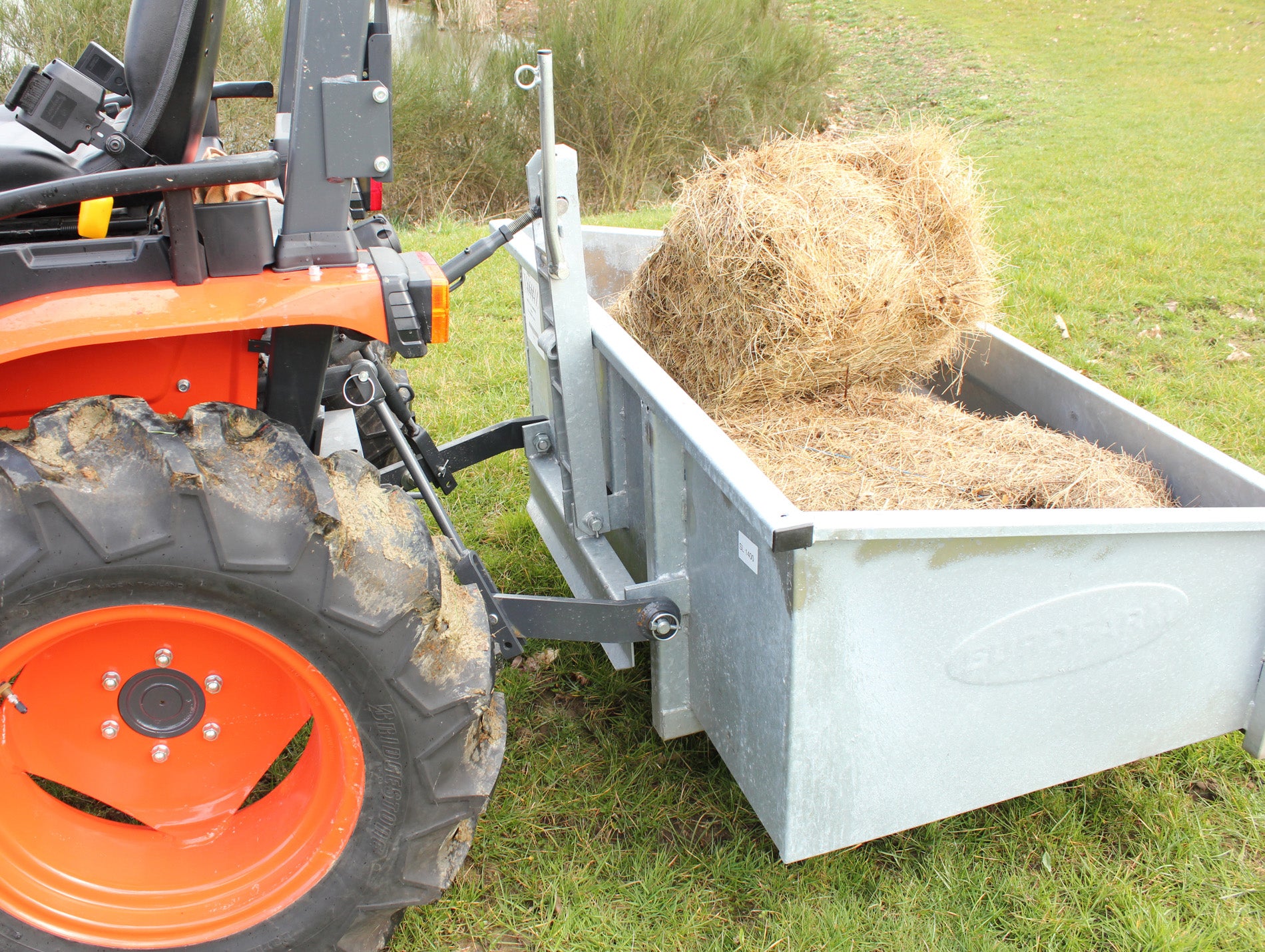 Benne 3 points EUROFARM basculement avant 1,80m galva